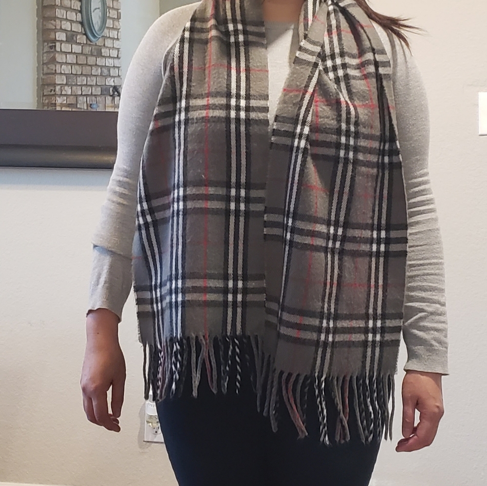 Authentic Pre-owned Burberry Scarf - Picture 11 of 11